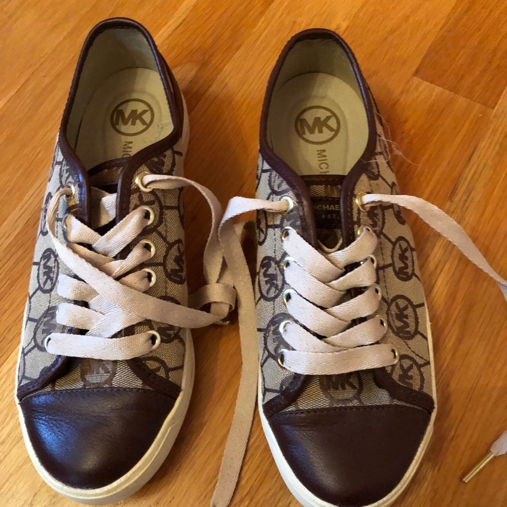 WOMENS MICHAEL KORS SNEAKERS SIZE 6.5 TAN/BURGUNDY